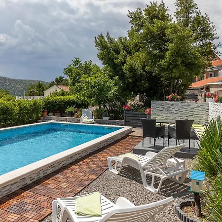 Holiday home Kuca Za Odmor Iva *