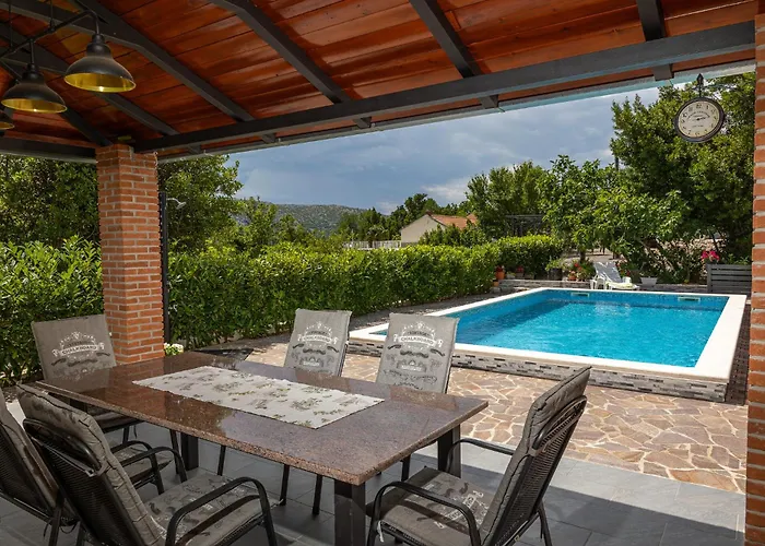 別荘 Kuca Za Odmor Iva